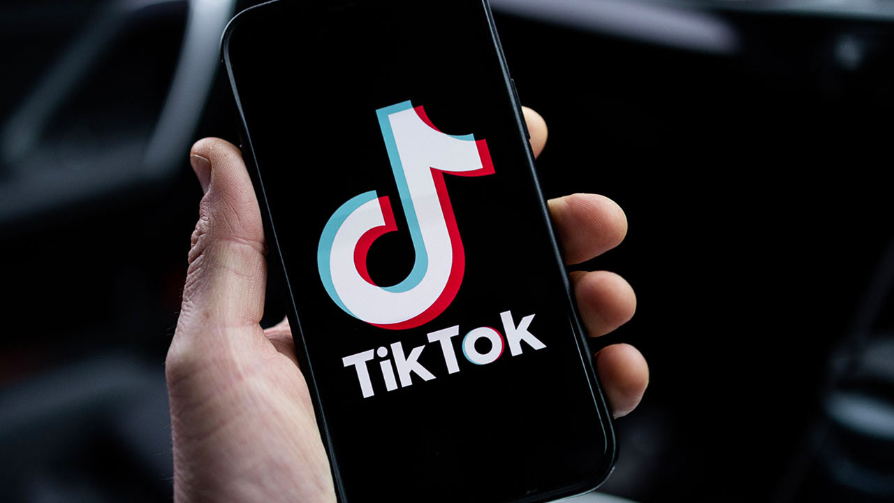 tiktok-ogrenciler-ogretmenlerine-itibar-suikasti-yapti