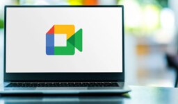 Google Meet’e Yapay Zeka Destekli Arka Plan Özelliği!