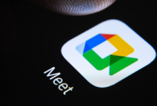 Google Meet’e gerçek zamanlı konuşma çevirisi geldi!