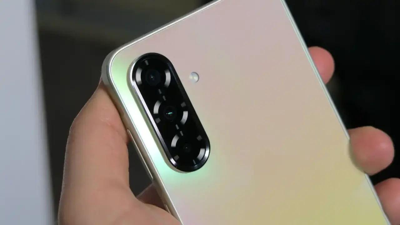 Galaxy A56 için One UI 8 testleri başladı