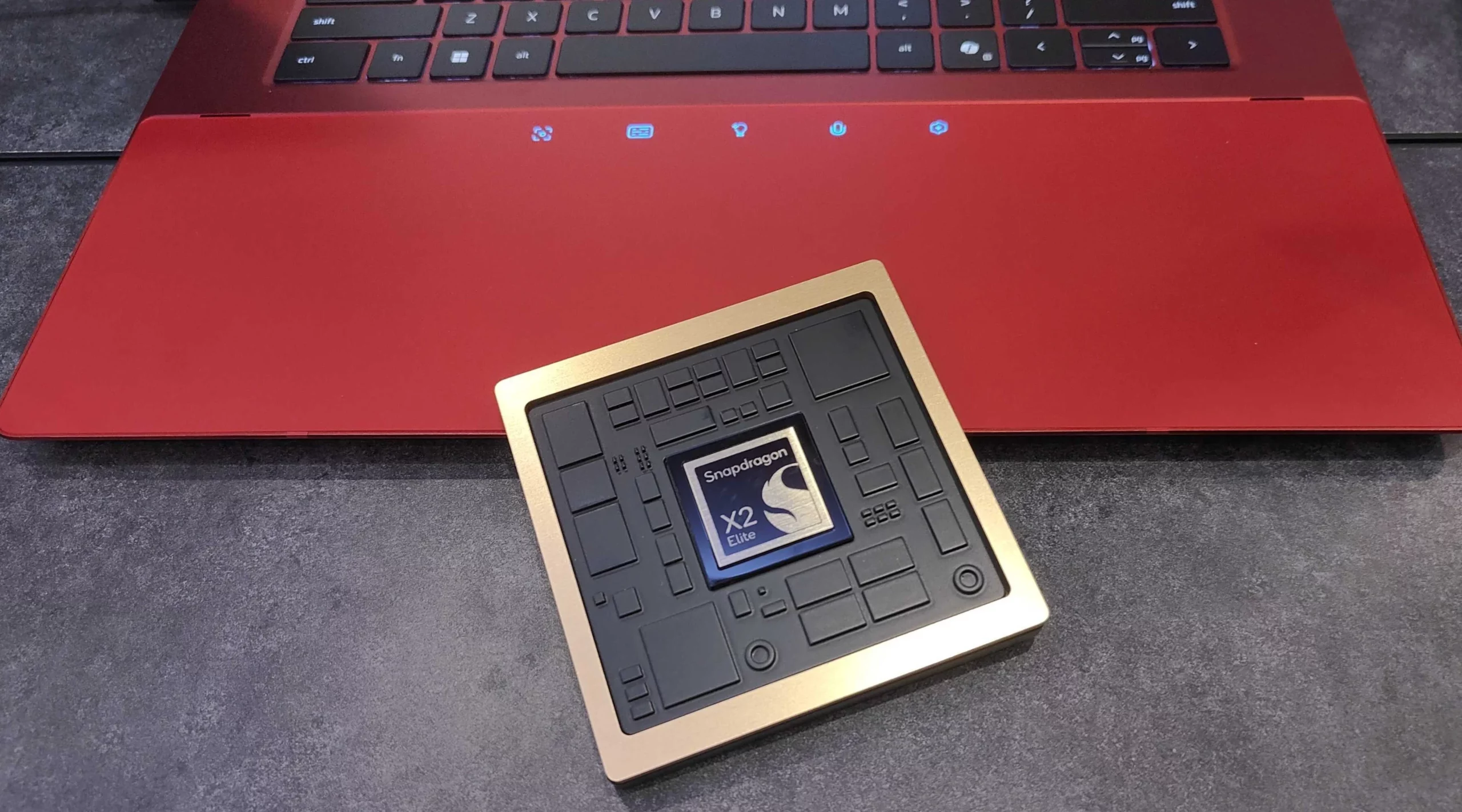 Apple M4 Pro Qualcomm Snapdragon X2 Elite Extreme